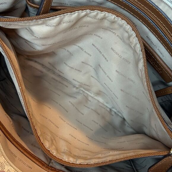 Michael Kors Jet Set Logo Large Tote Bag - Picture 15 of 16